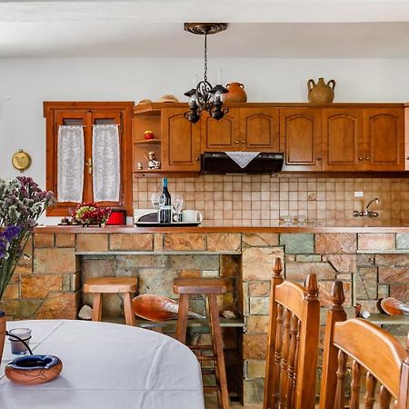 Ourania Apartment Скопелос Екстериор снимка