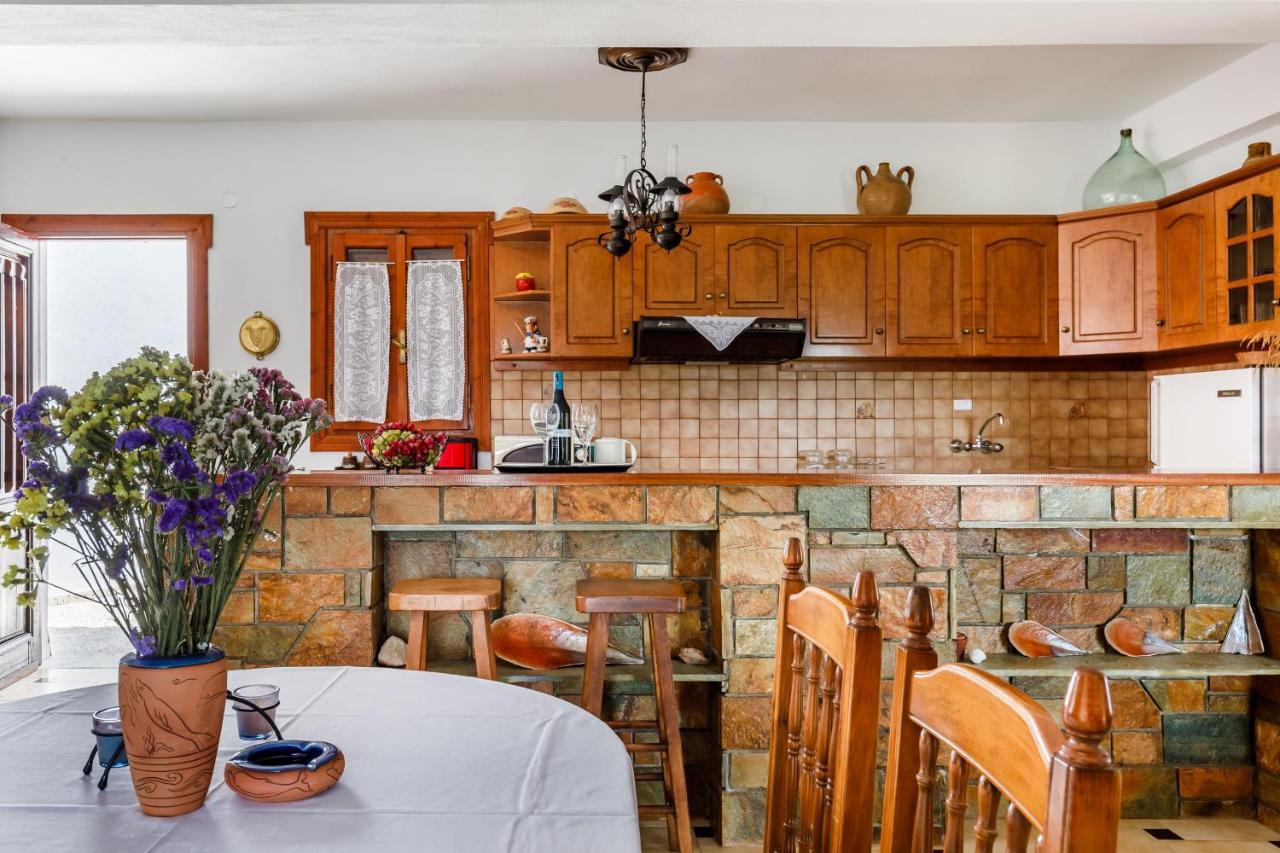 Ourania Apartment Скопелос Екстериор снимка