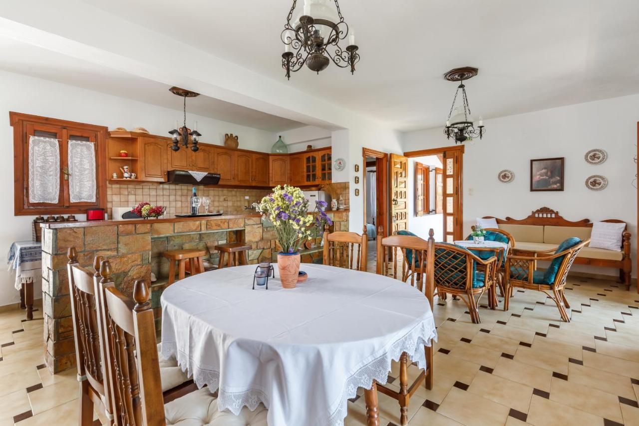 Ourania Apartment Скопелос Екстериор снимка