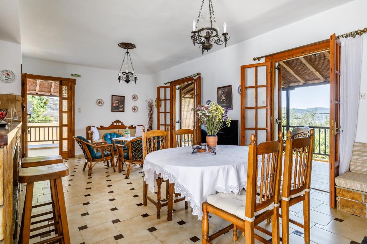 Ourania Apartment Скопелос Екстериор снимка