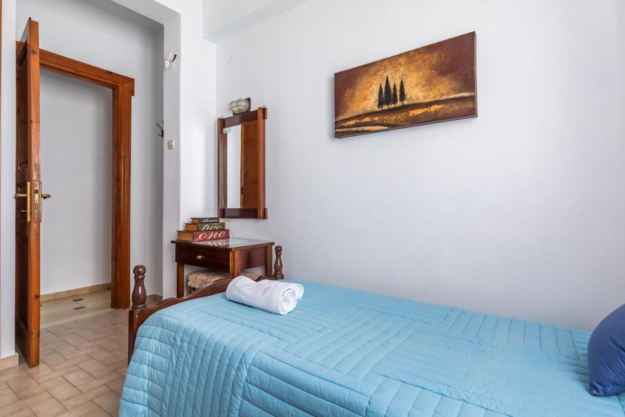 Ourania Apartment Скопелос Екстериор снимка
