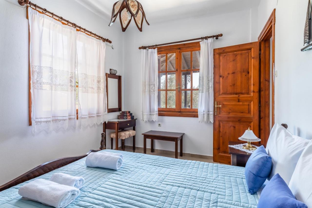 Ourania Apartment Скопелос Екстериор снимка
