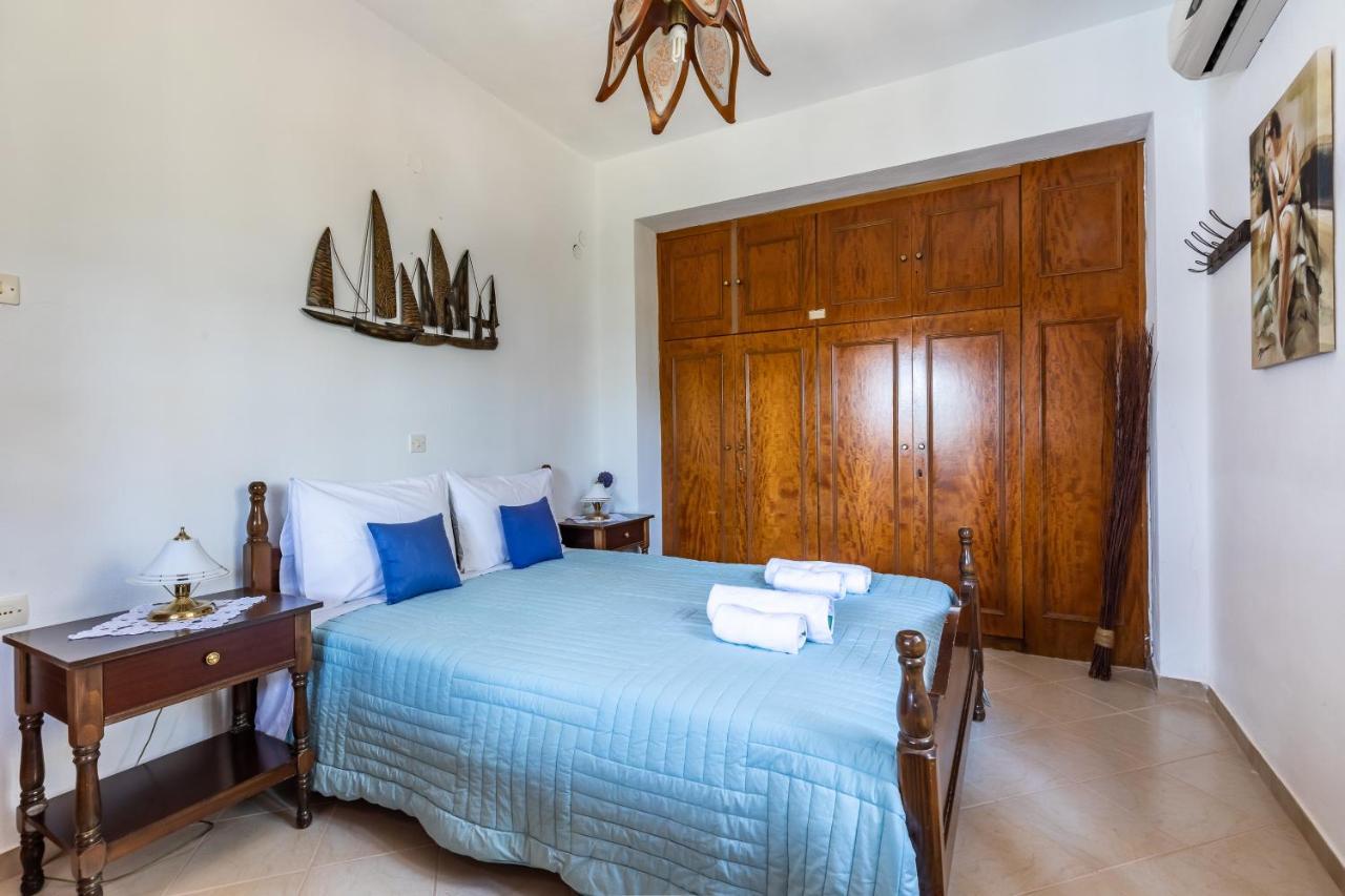 Ourania Apartment Скопелос Екстериор снимка