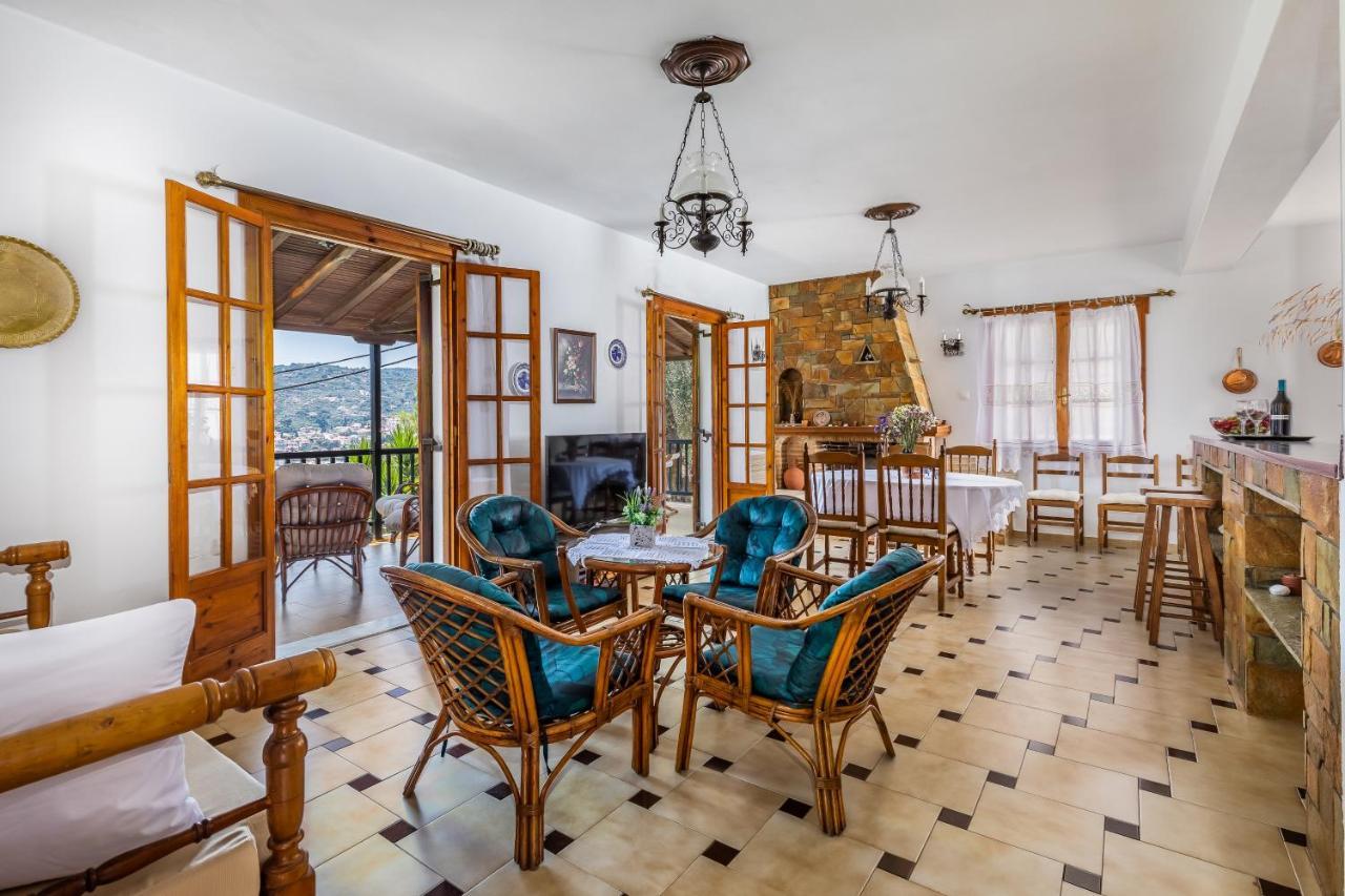 Ourania Apartment Скопелос Екстериор снимка